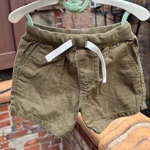 Hanna Andersson Olive Kids Shorts